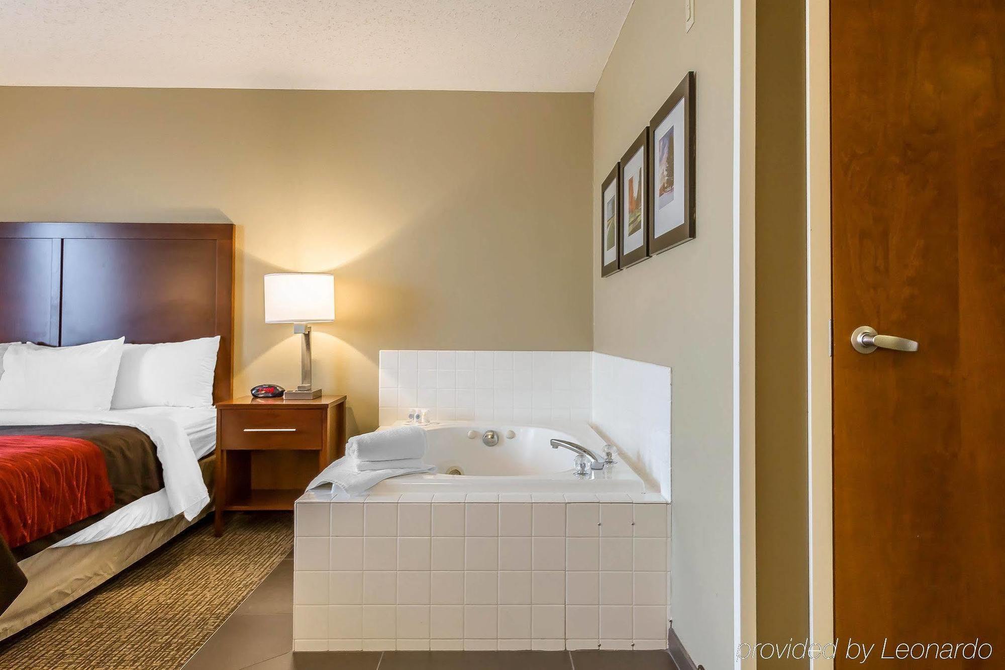 Comfort Inn Frederick Exterior photo